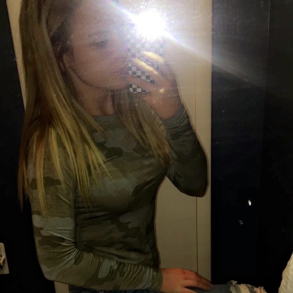 Meet your Posher, Liv - Picture 1 of 1